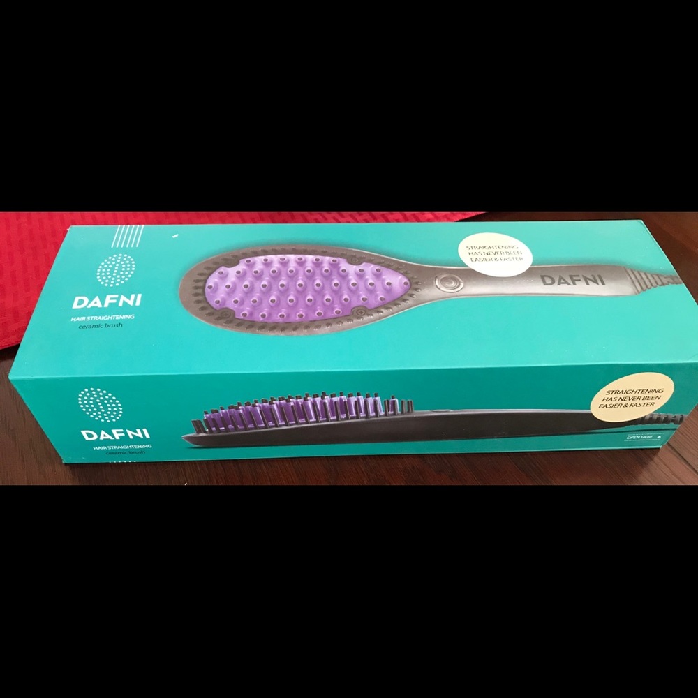 Dafni hair straightening brush